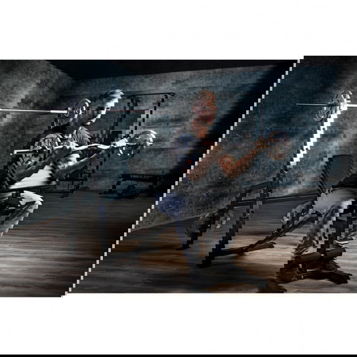 Gorilla Sports Halterbank / Squat Rack Zwart Met 100 kg Halterset Kunststof