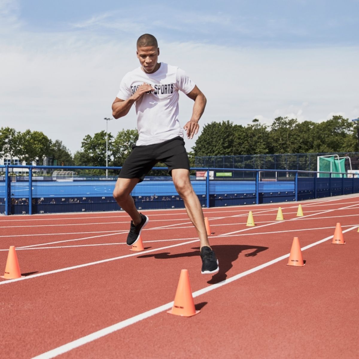 Gorilla Sports Set van 10 pionnen 23 cm oranje