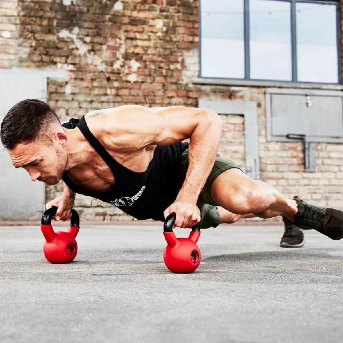Gorilla Sports Kettlebell 2 kg Rubber Coating