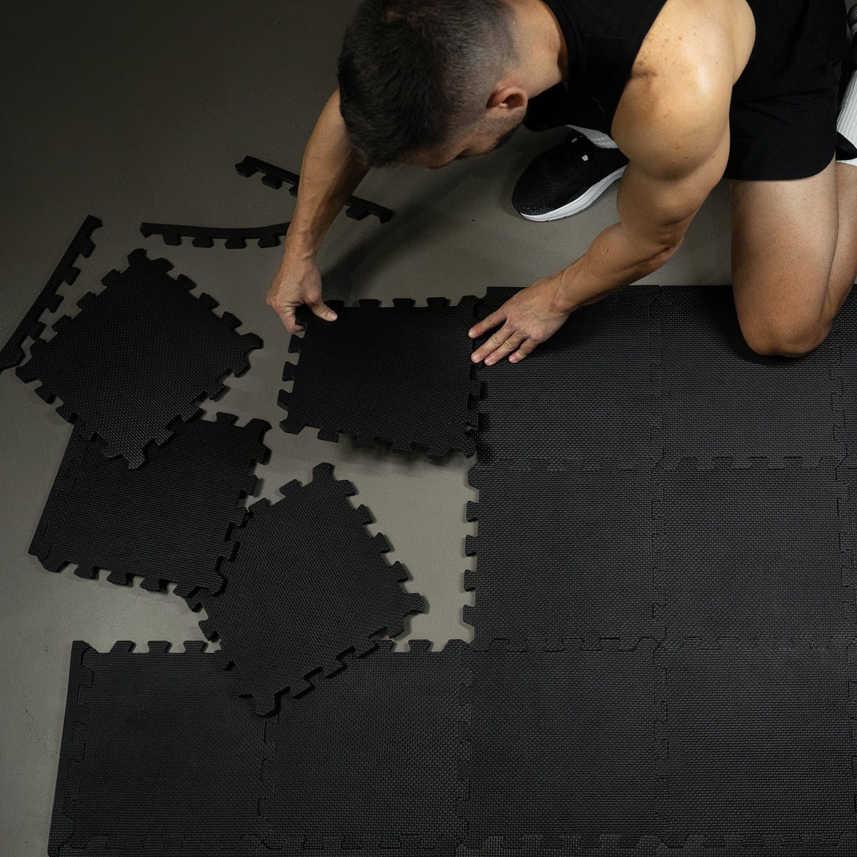 Floor Protection Mats 30 x 30 cm 18 mats incl. end pieces Black