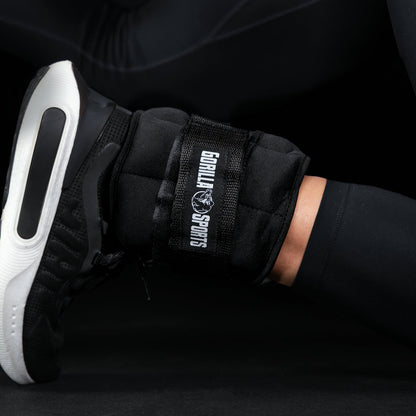 Adjustable ankle or wrist weights 0.45 - 2.25 kg Black