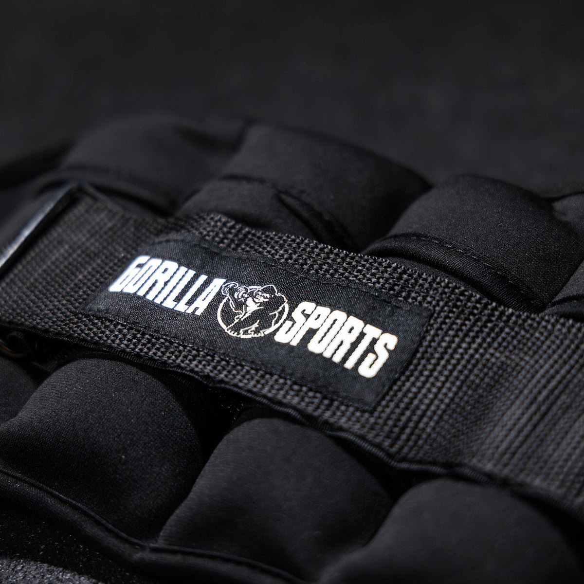 Adjustable ankle or wrist weights 0.45 - 2.25 kg Black
