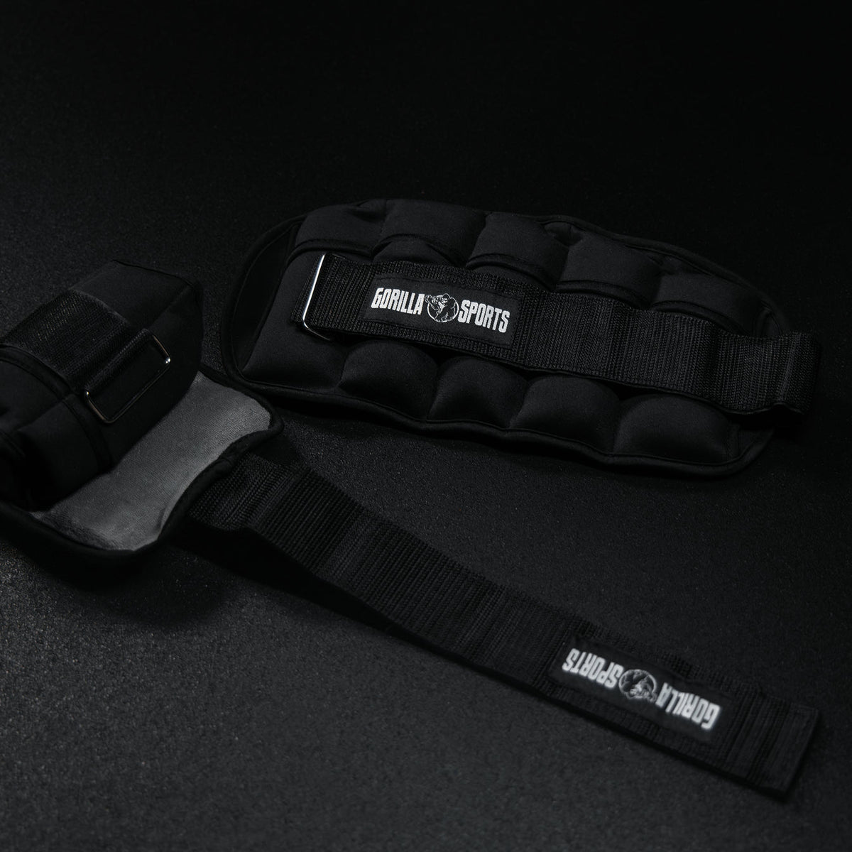 Adjustable ankle or wrist weights 0.45 - 2.25 kg Black